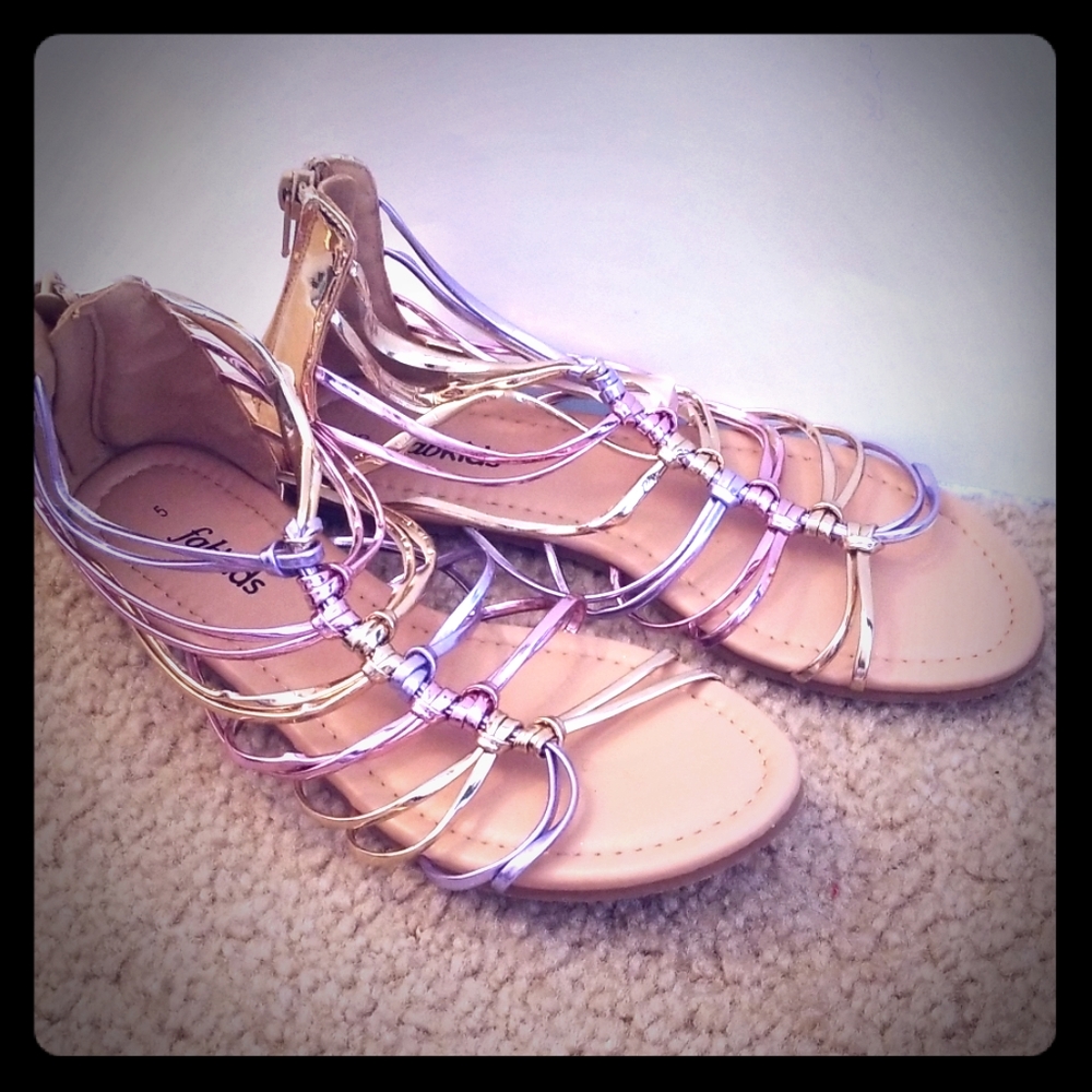 NWOT kid's sandals size 5